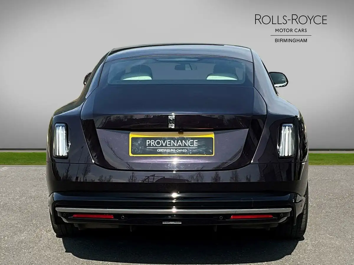 2023-rolls-royce-spectre-e-big-5