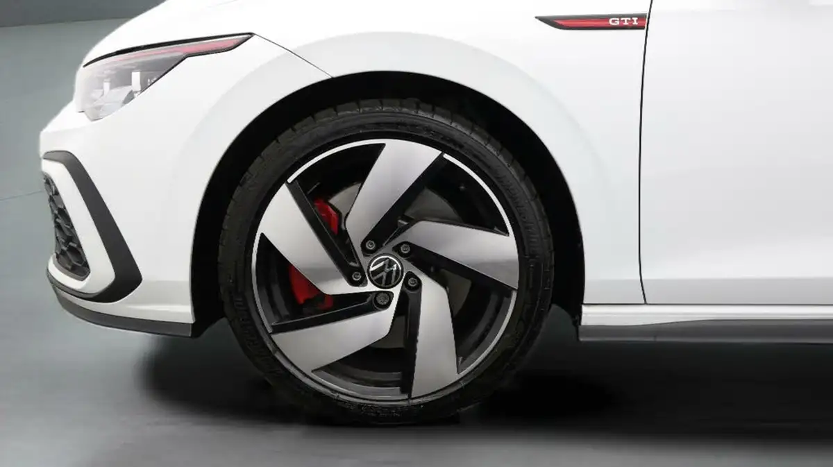 2024-volkswagen-golf-20-tsi-gti-245ps-big-17