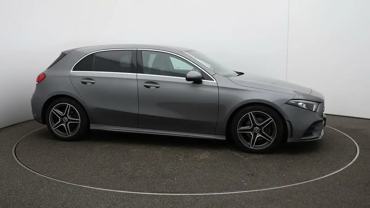 2020-mercedes-benz-a-class-20d-a200d-amg-line-hatchback-5d-big-44