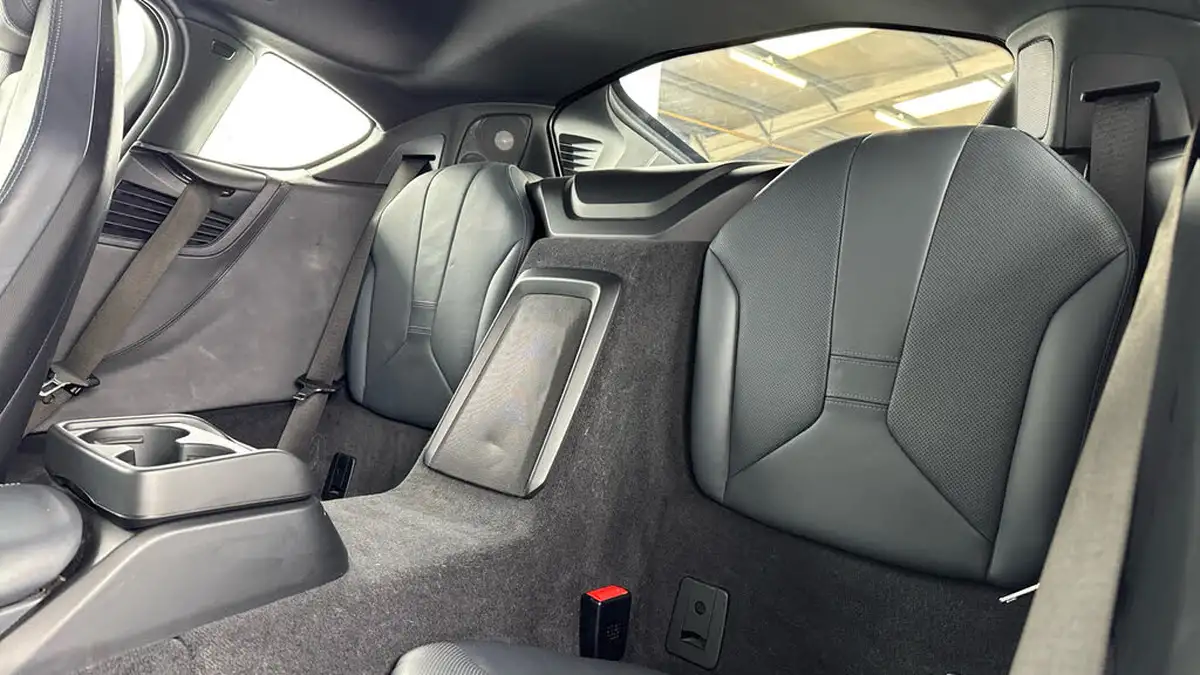2017-bmw-i8-15-big-13