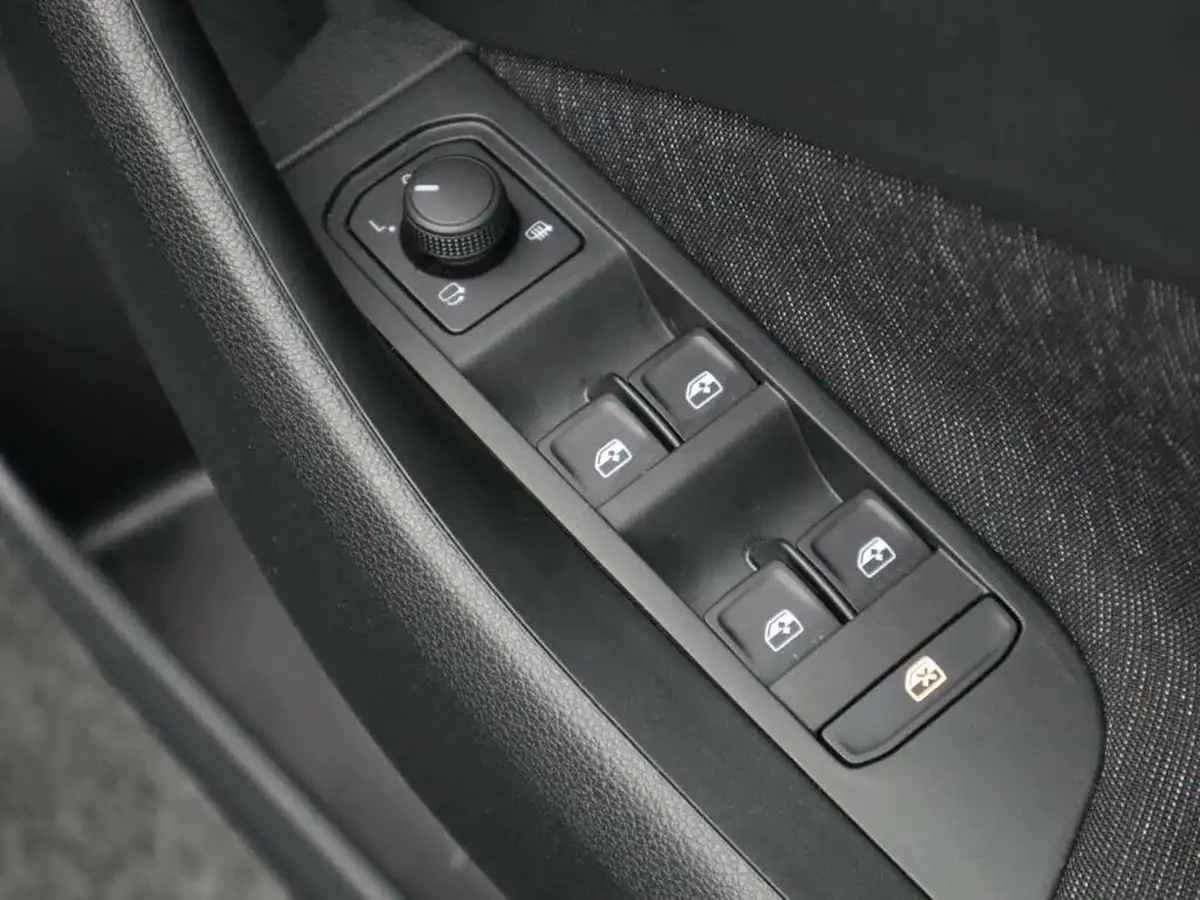 2020-skoda-kamiq-10-tsi-se-l-115ps-big-34