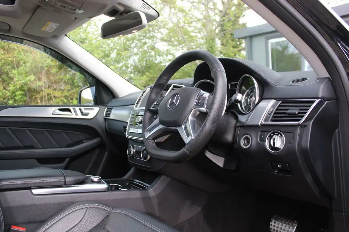 2014-mercedes-benz-m-class-55-ml63-amg-518bhp-speedshift-plus-7g-tronic-big-4