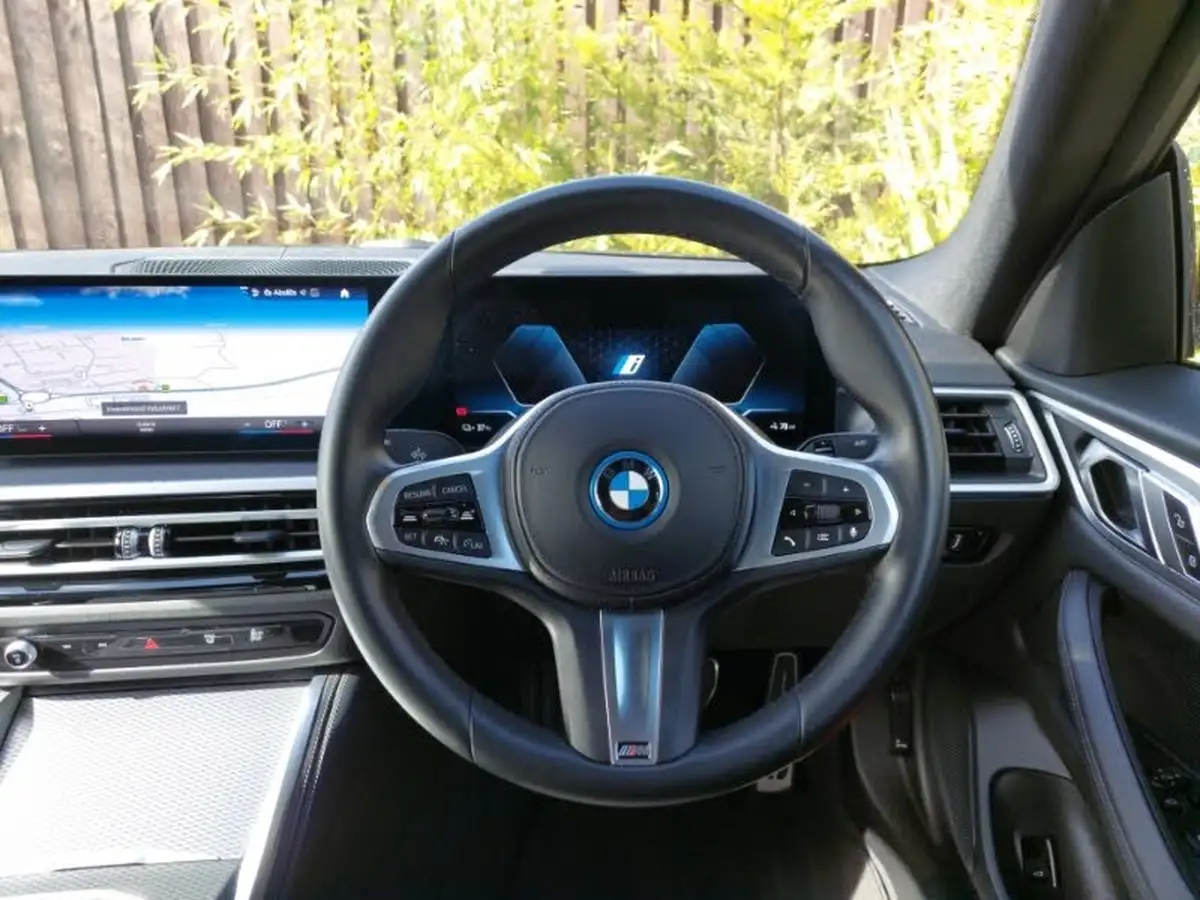 2023-bmw-i4-e-edrive35-m-sport-big-6