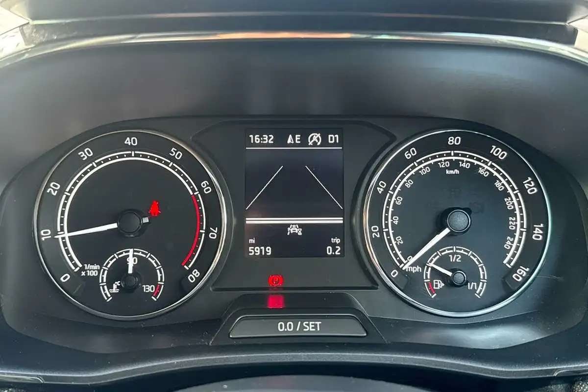 2022-skoda-fabia-10-tsi-se-l-109ps-hatchback-dsg-big-17