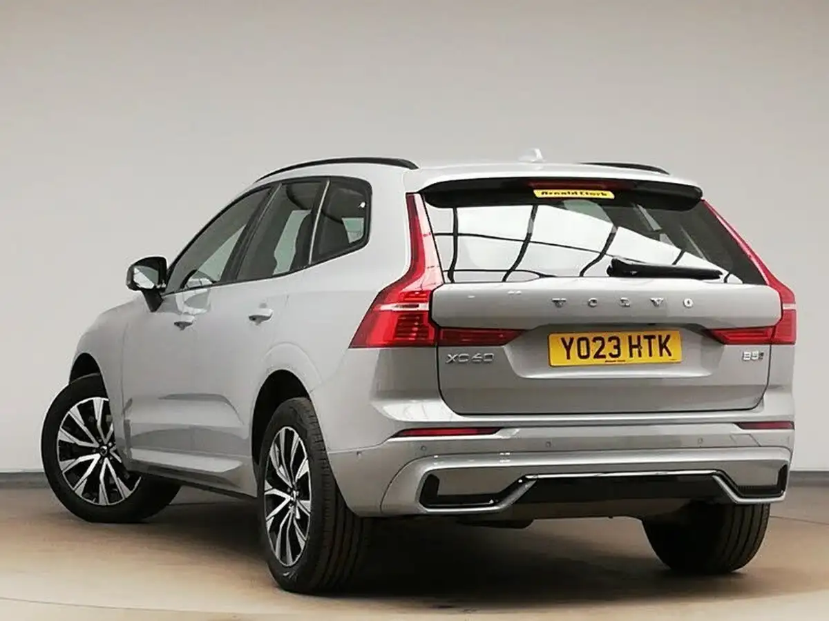 2023-volvo-xc60-20-b5-plus-big-1