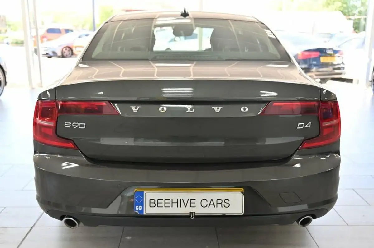 2018-volvo-s90-20td-d4-momentum-big-7