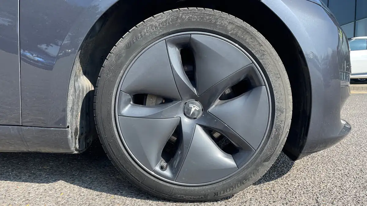2019-tesla-model-3-e-long-range-4x4-big-19