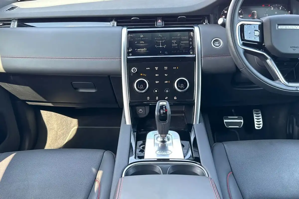 2023-land-rover-discovery-sport-20-d200-dynamic-hse-big-14