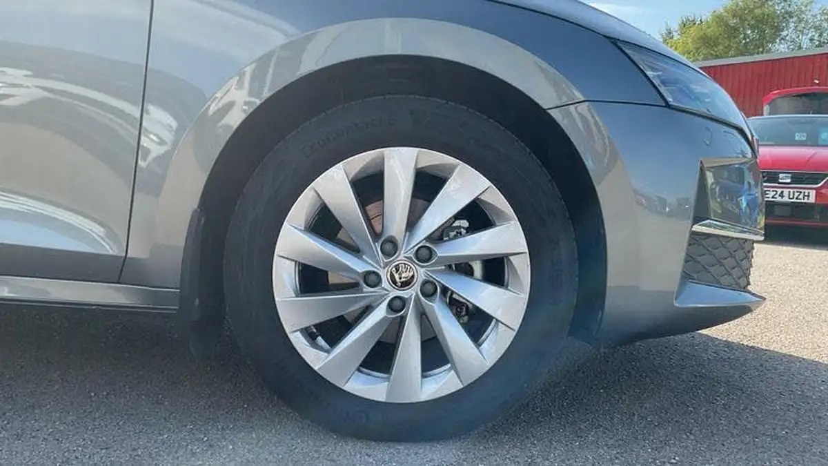 2024-skoda-octavia-15-tsi-e-tec-first-edition-hatchback-big-4
