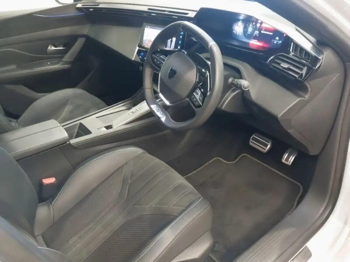 2023-peugeot-308-12-puretech-gt-130ps-ss-eat8-big-17