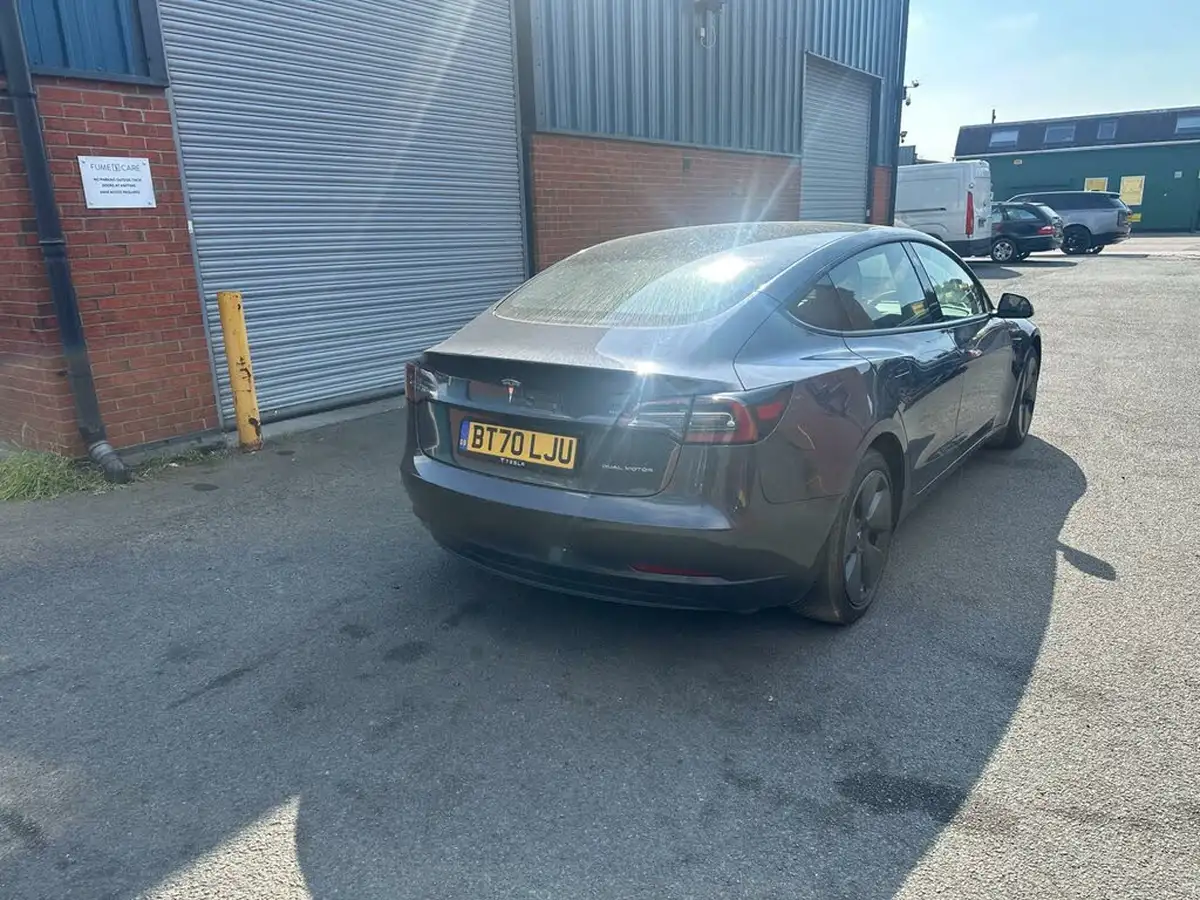 2020-tesla-model-3-e-long-range-big-2