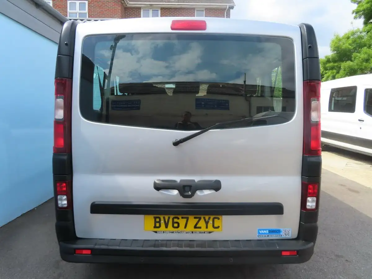 2017-vauxhall-vivaro-16cdti-2900-l1h1-95pseu6-ss-9-seats-combi-big-20