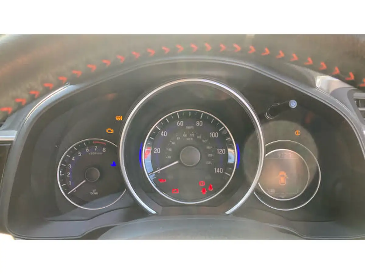2018-honda-jazz-15-i-vtec-sport-navi-big-10