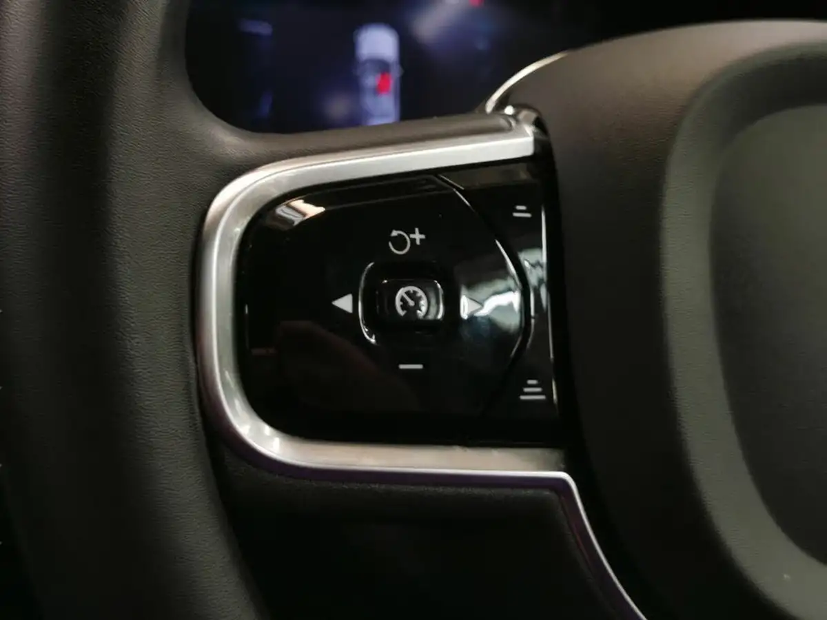2023-volvo-xc60-20-b5-plus-big-16