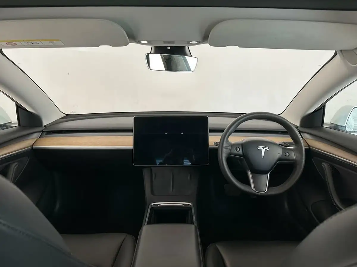 2021-tesla-model-3-e-long-range-4x4-big-23