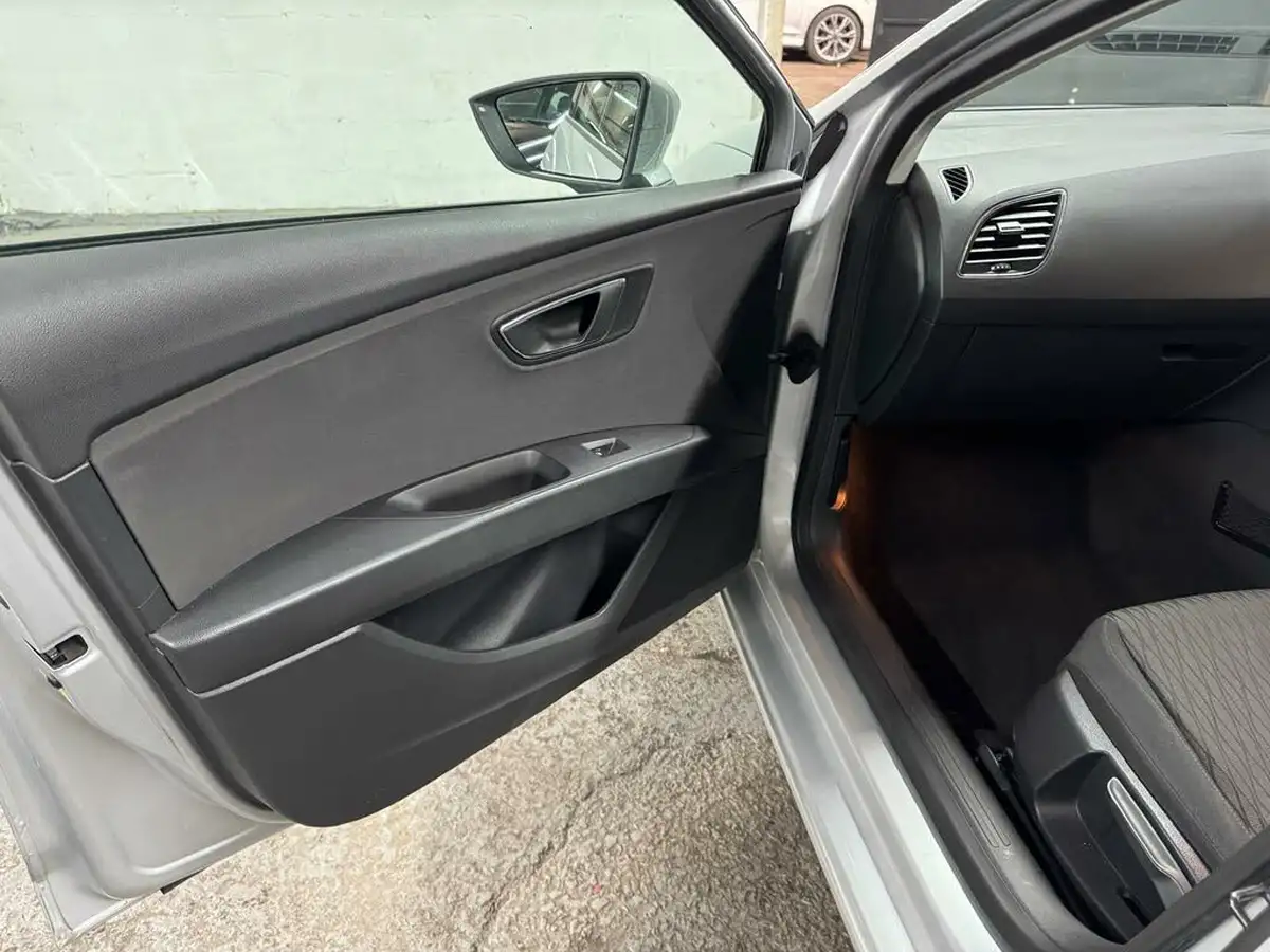 2013-seat-leon-20td-se-big-41