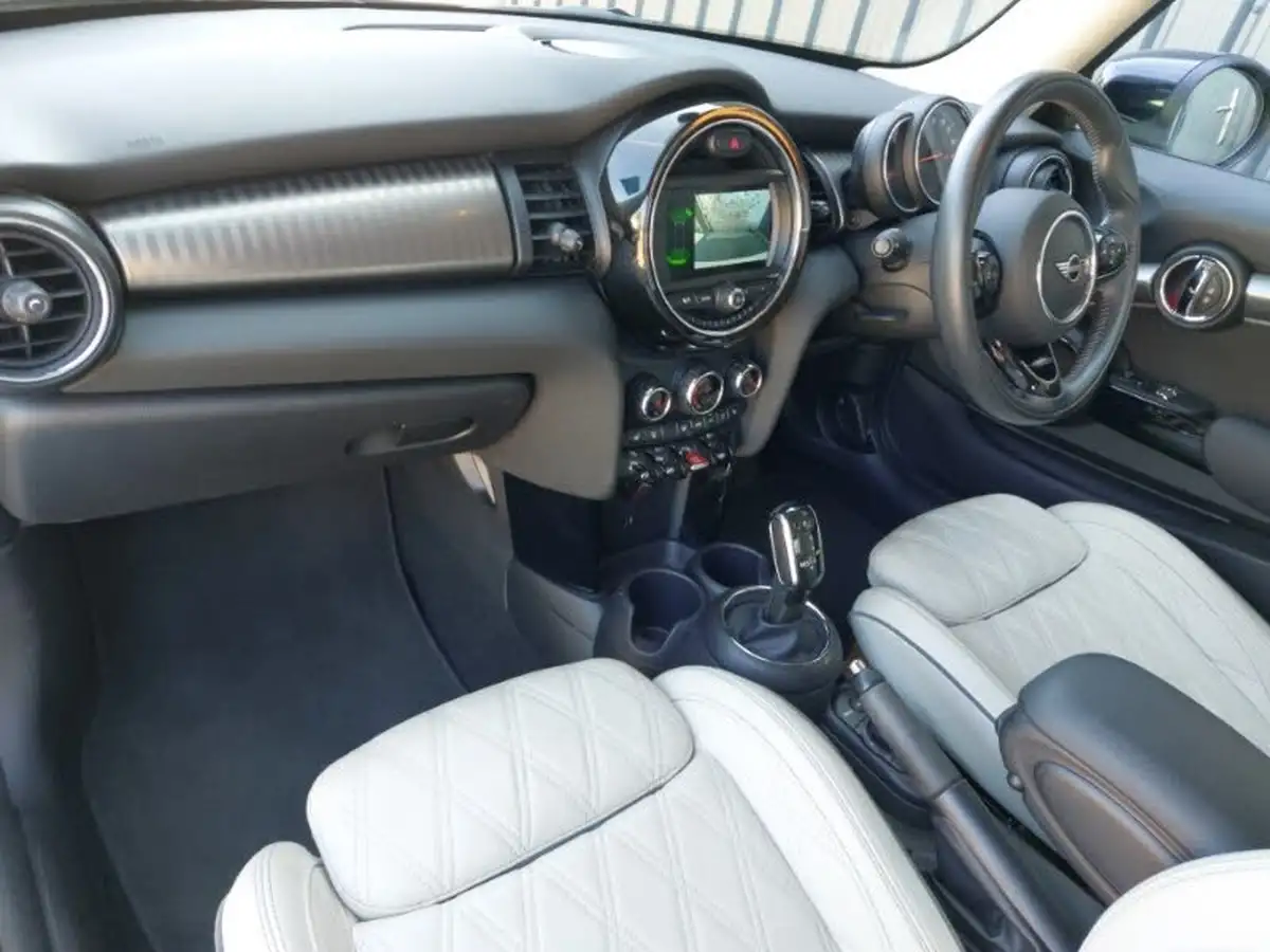 2021-mini-cooper-15-cooper-exclusive-series-ii-hatchback-3d-auto-big-17