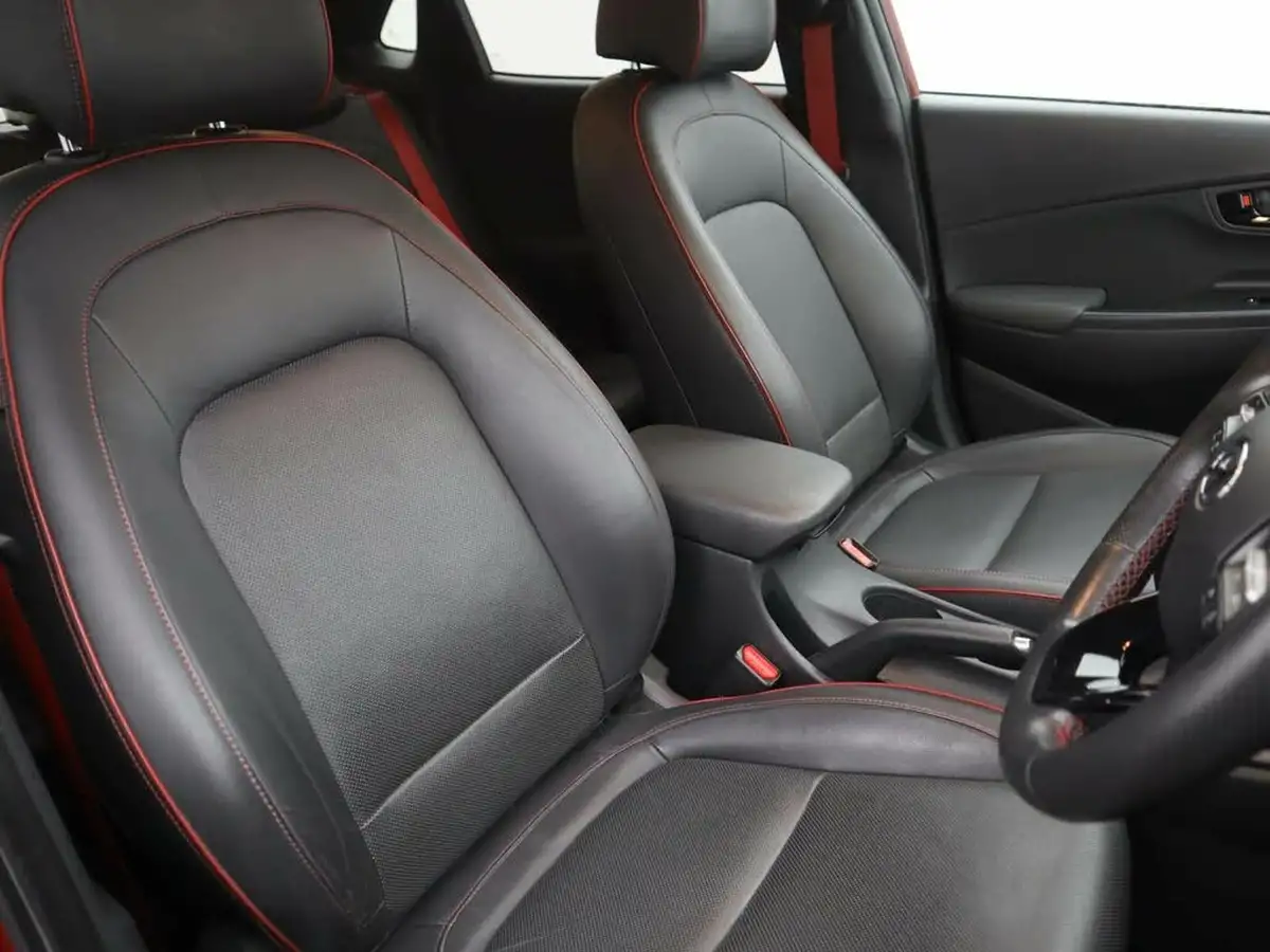 2018-hyundai-kona-10-t-gdi-premium-se-1-tone-roof-big-10