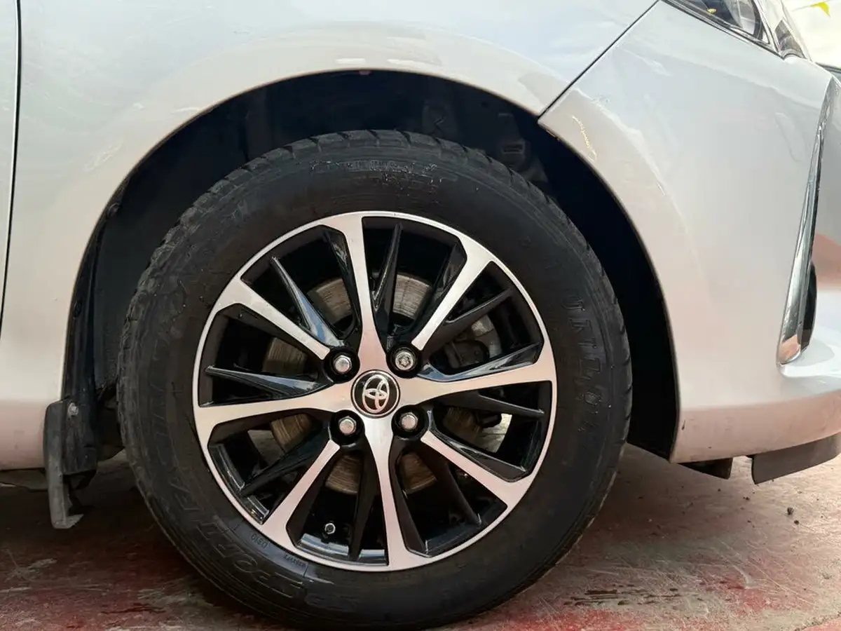 2019-toyota-yaris-15-vvt-i-icon-tech-98bhp-hybrid-1497cc-e-cvt-big-12