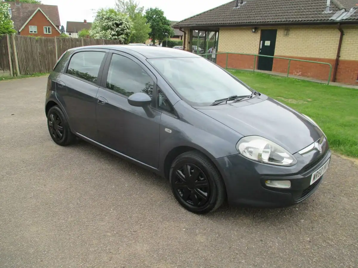 2010-fiat-punto-evo-14-dynamic-8v-ss-5d-big-0