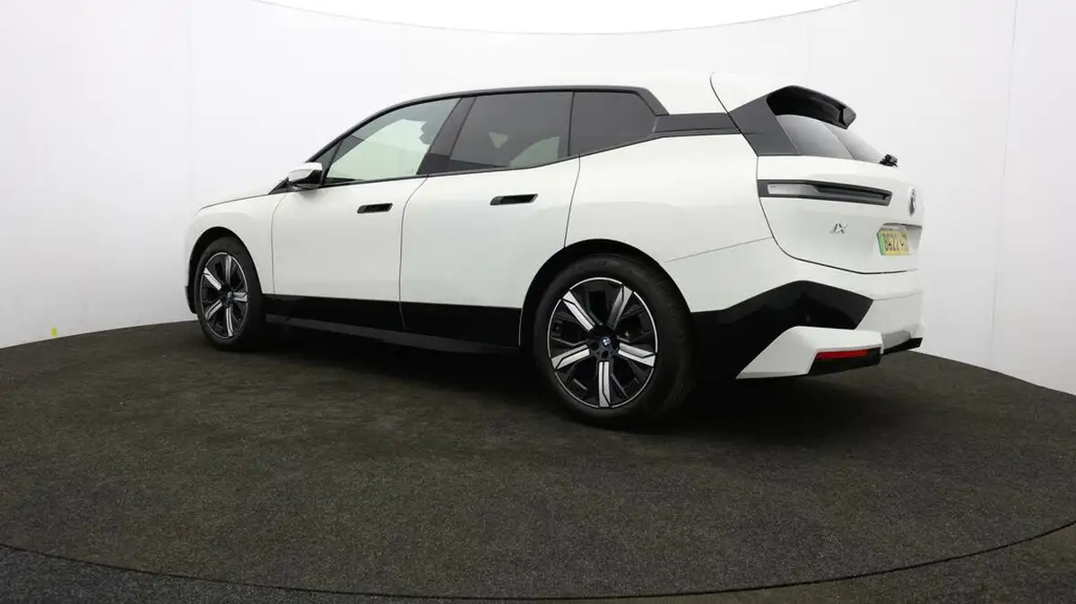 2022-bmw-ix-e-xdrive-40-m-sport-big-73