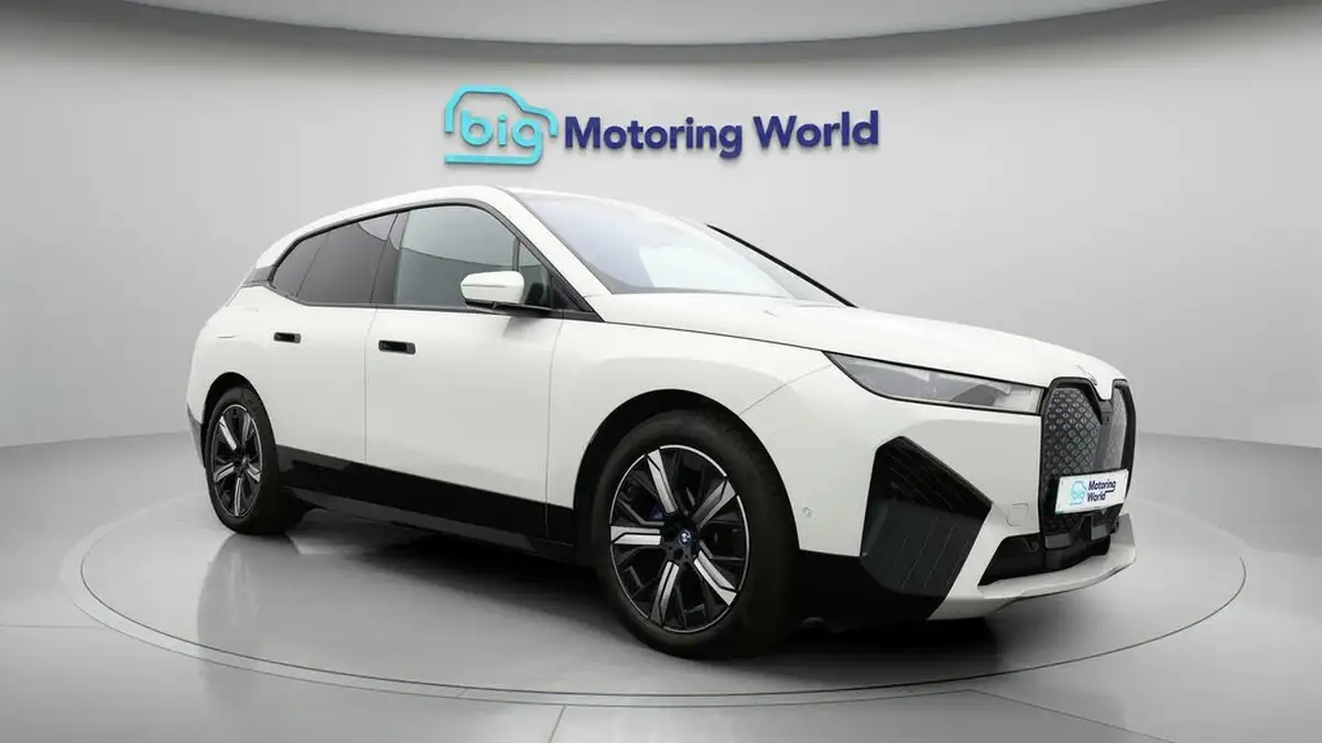 2022-bmw-ix-e-xdrive-40-m-sport-big-1