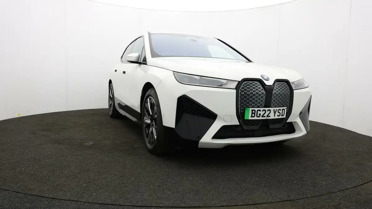 2022-bmw-ix-e-xdrive-40-m-sport-big-49