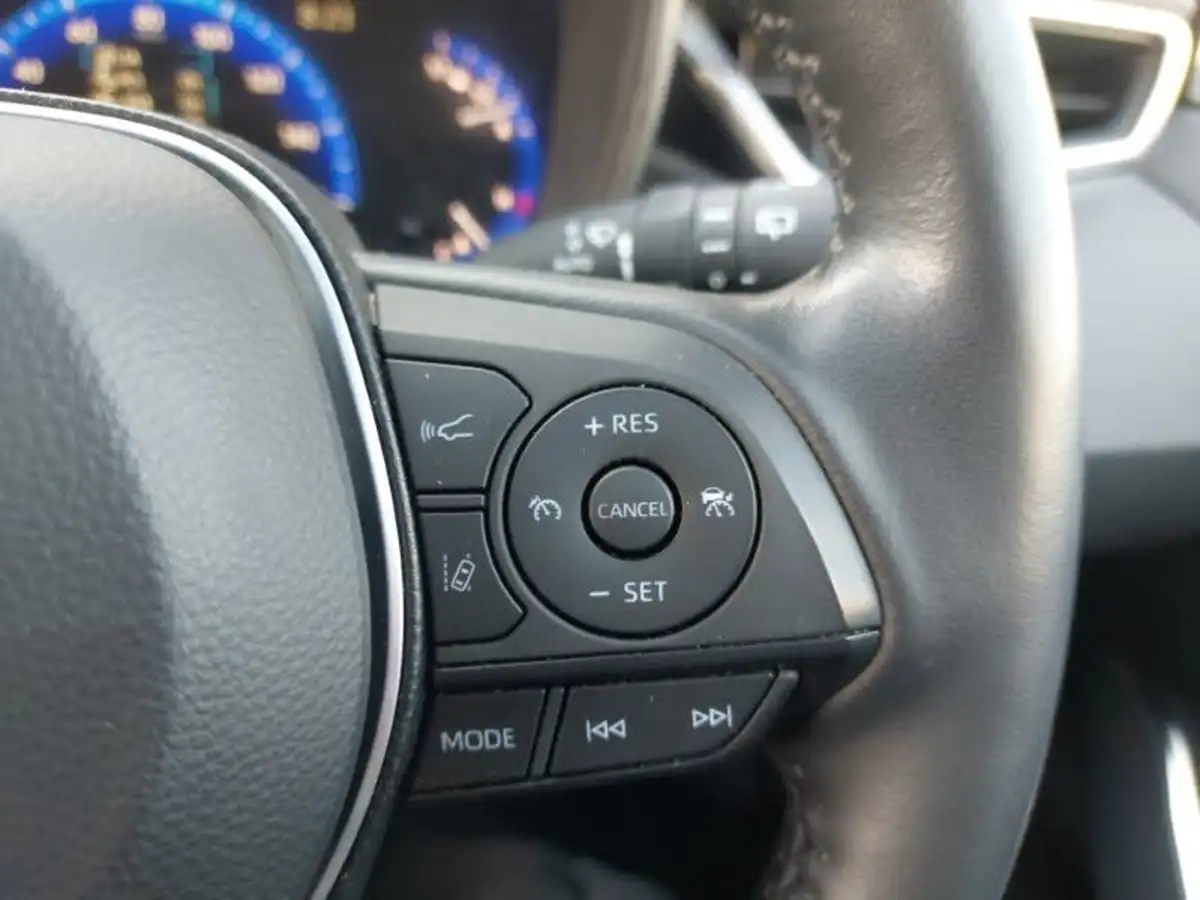 2022-suzuki-swace-18-sz-t-big-14