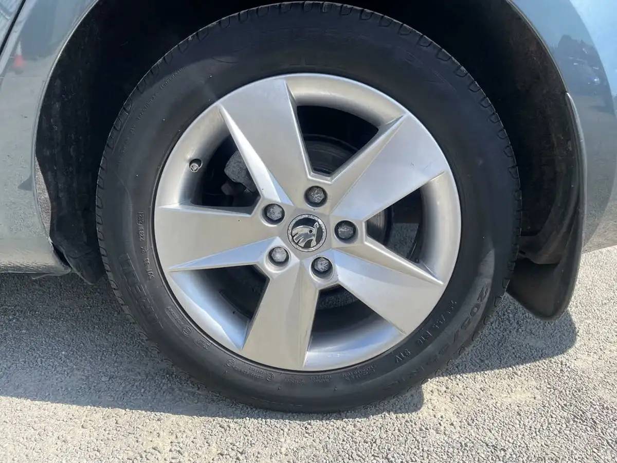 2016-skoda-octavia-20tdi-se-estate-big-78