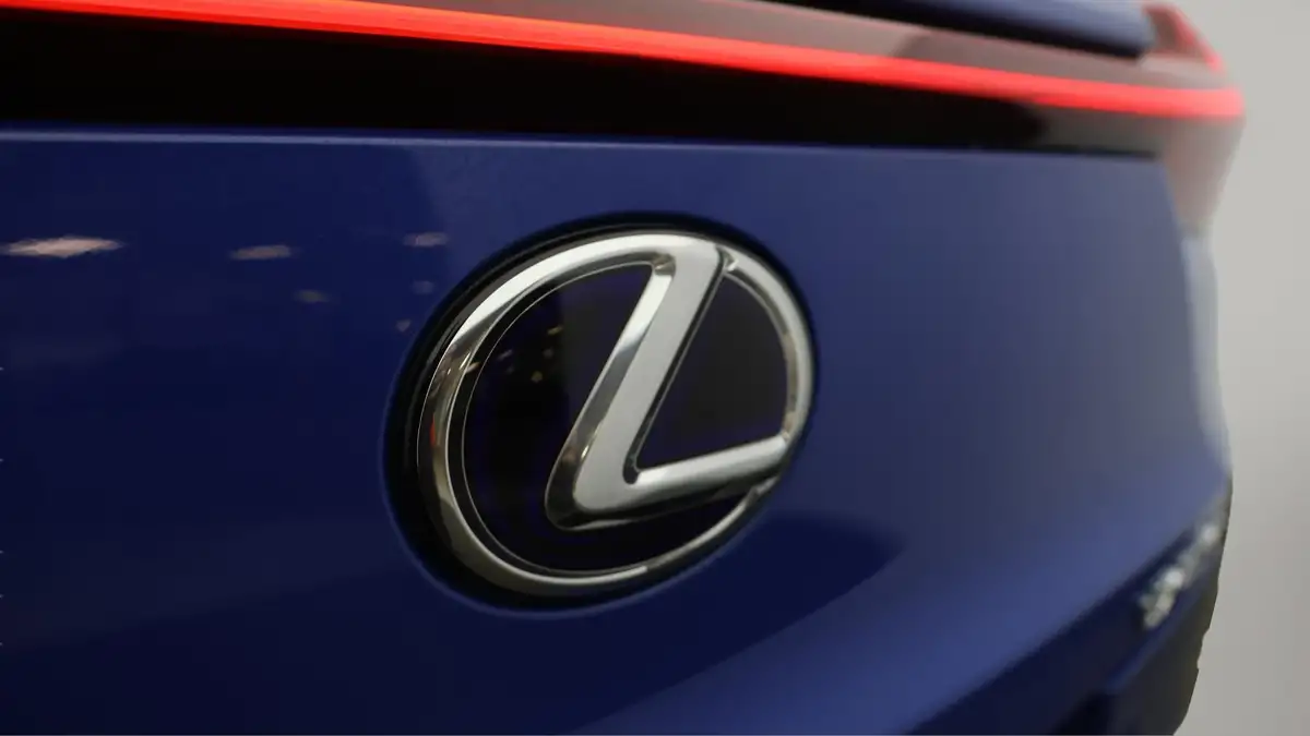 2021-lexus-ux-250h-20-takumi-big-20