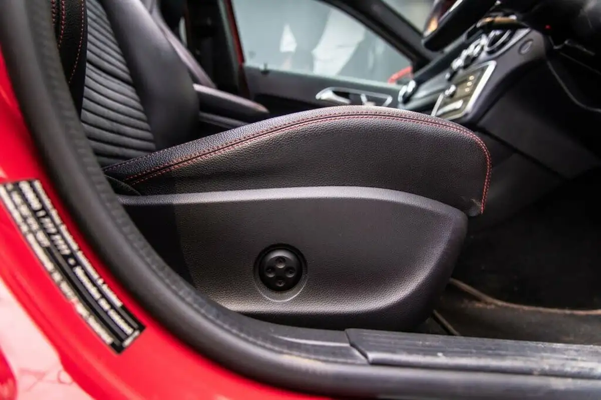 2020-mercedes-benz-gla-class-16-gla-200-amg-line-edition-plus-7g-dct-big-13