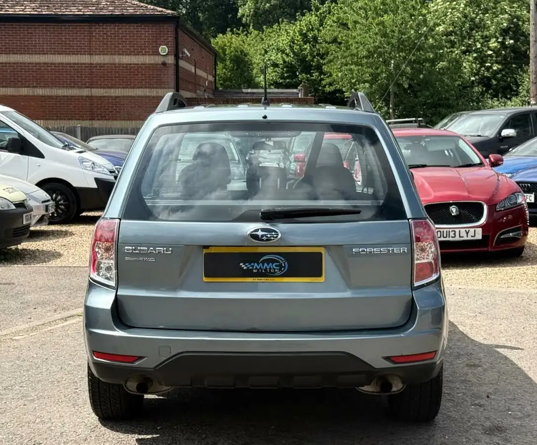 2011-subaru-forester-20-xs-big-13