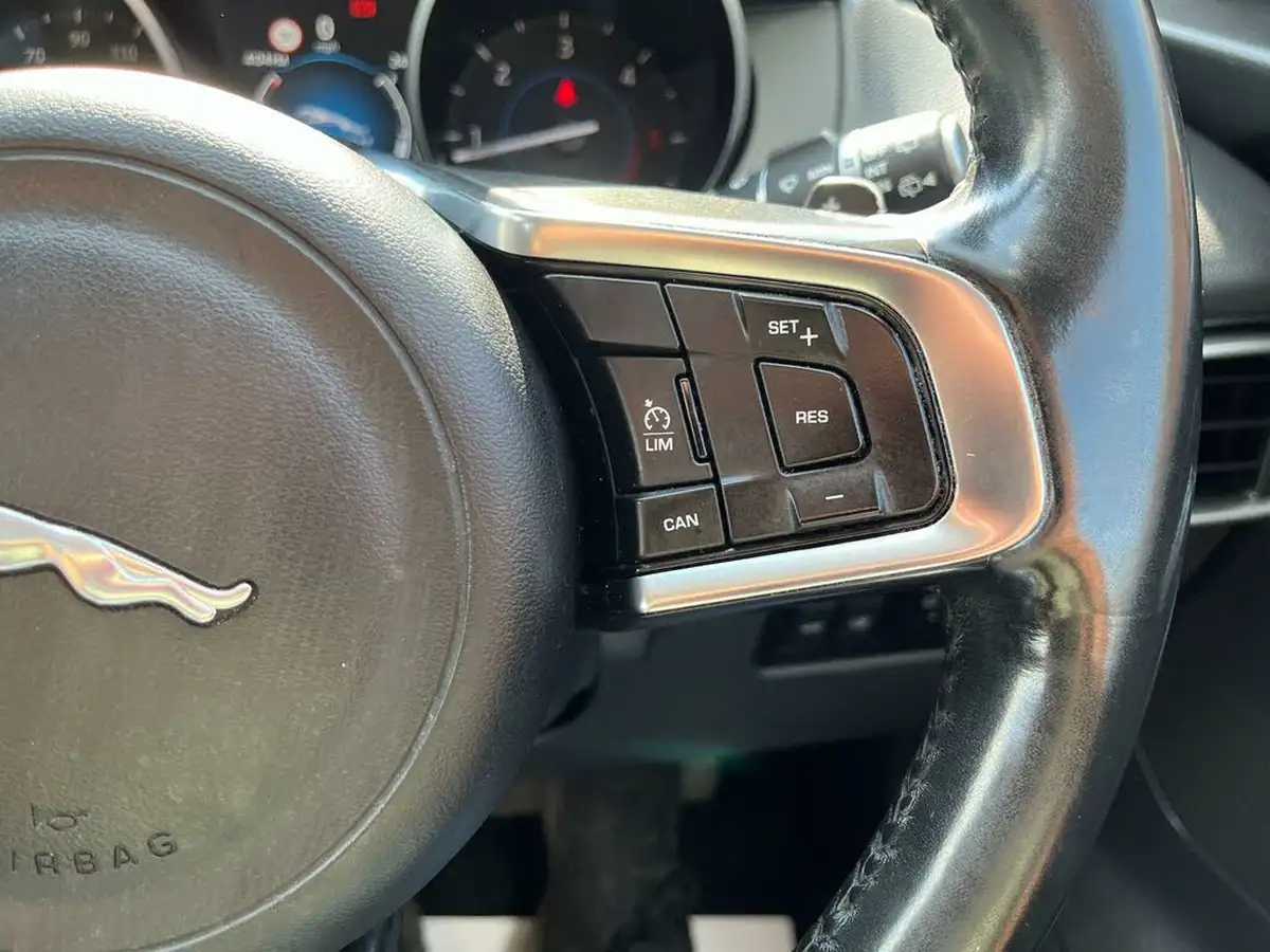 2017-jaguar-f-pace-20-i4d-prestige-180ps-ss-auto-big-27