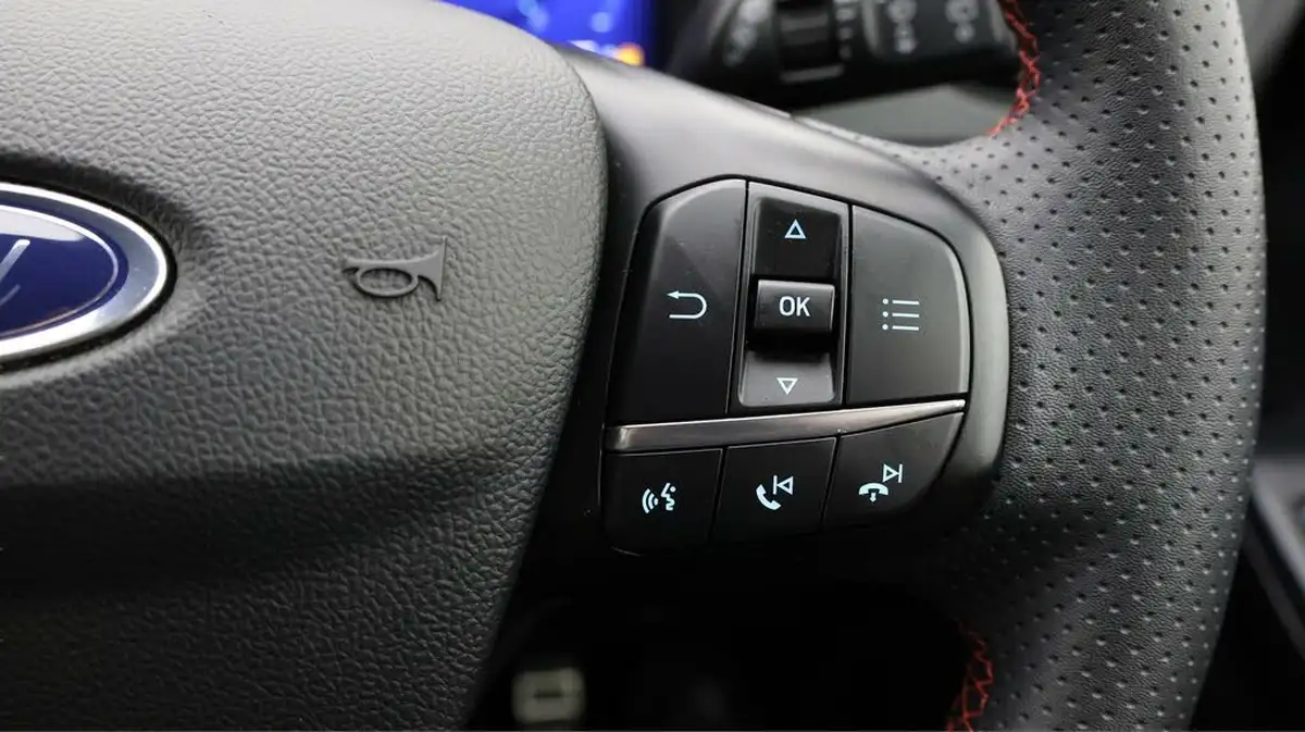 2022-ford-kuga-big-22