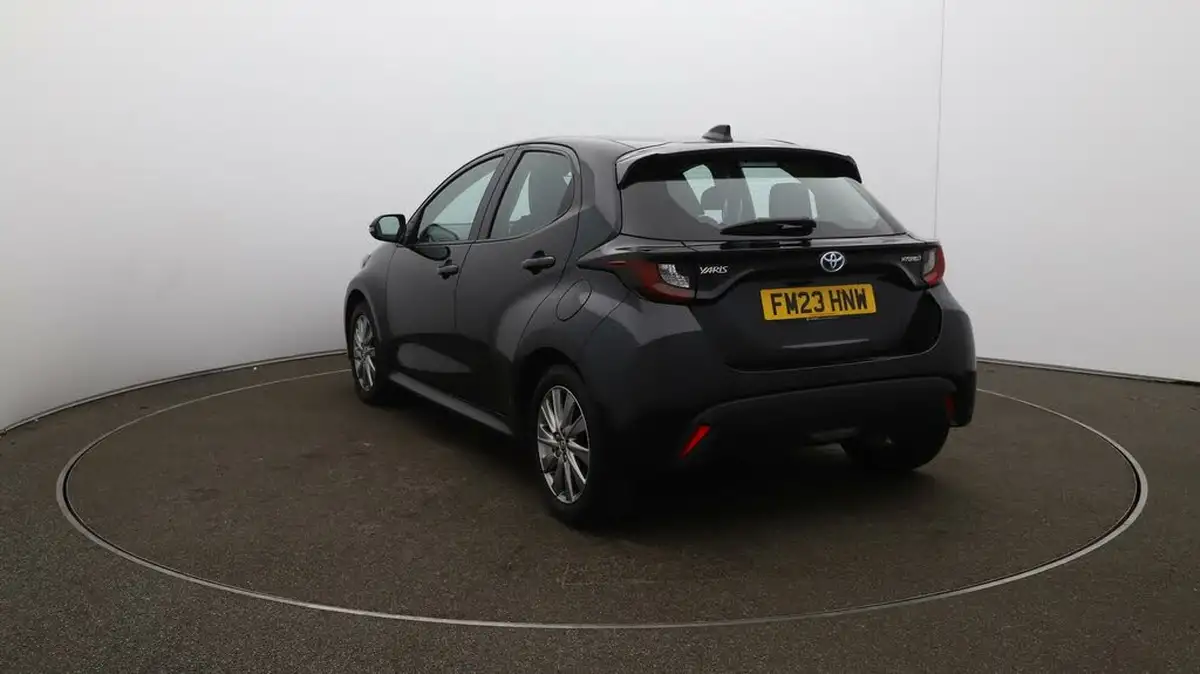 2023-toyota-yaris-15-vvt-i-icon-big-66