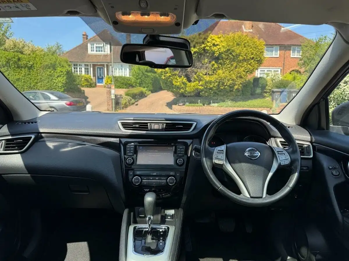 2016-nissan-qashqai-12-dig-t-n-connecta-xtronic-cvt-big-17