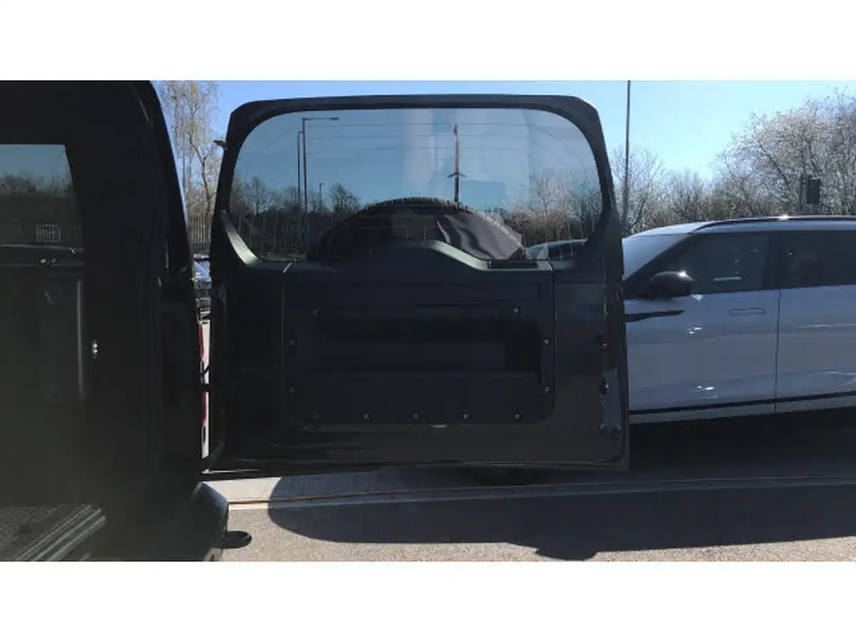 2022-land-rover-110-defender-30-d300-x-dynamic-hse-big-24
