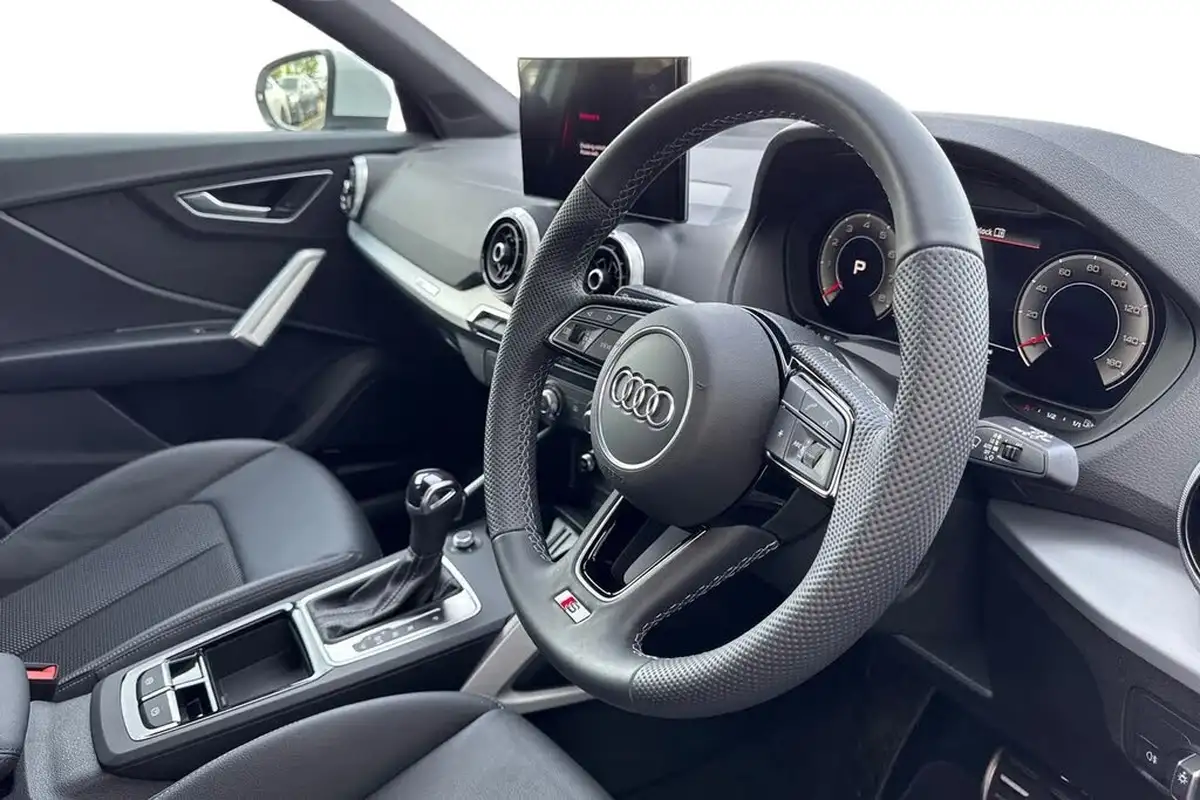 2024-audi-q2-15-35-tfsi-s-line-tronic-big-13