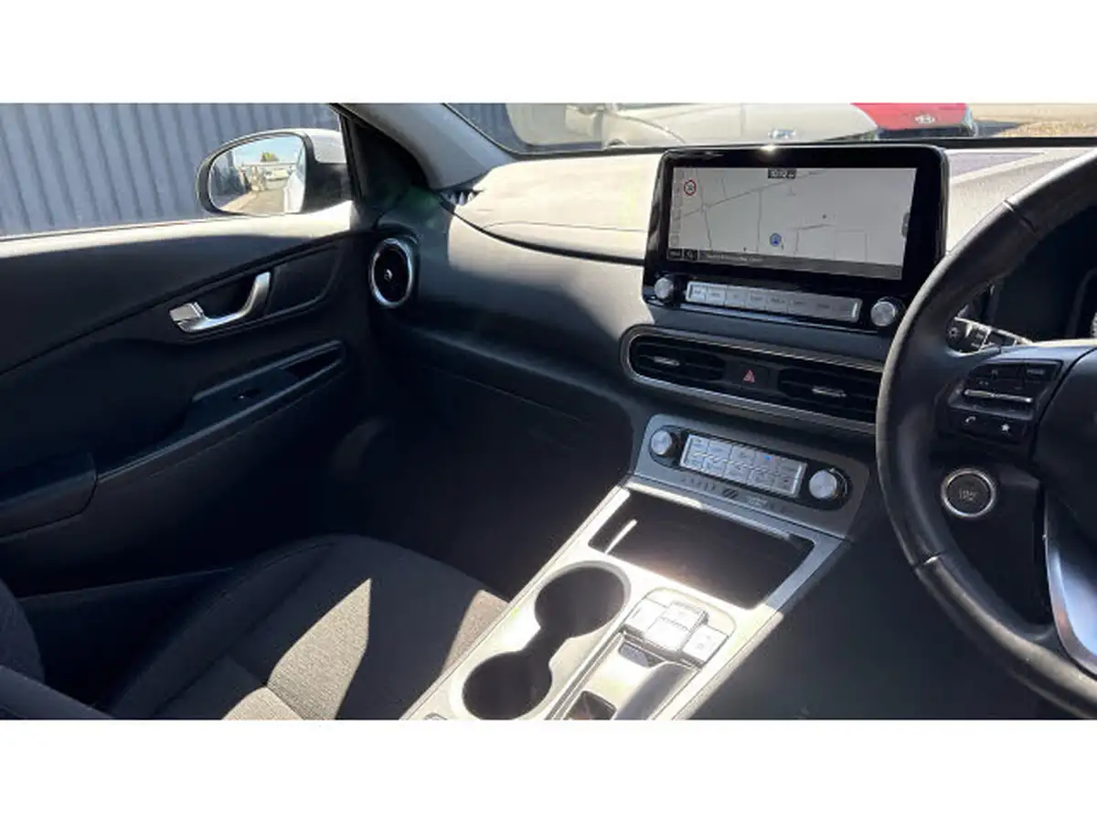 2022-hyundai-kona-e-premium-204ps-64kwh-7kw-obc-big-13
