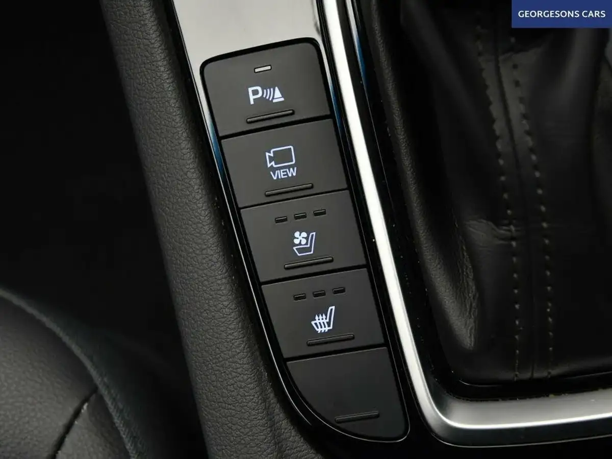 2021-hyundai-ioniq-16-gdi-premium-se-hybrid-big-30