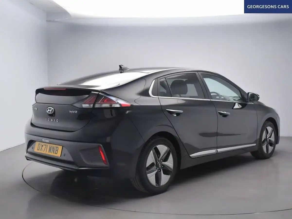 2021-hyundai-ioniq-16-gdi-premium-se-hybrid-big-6