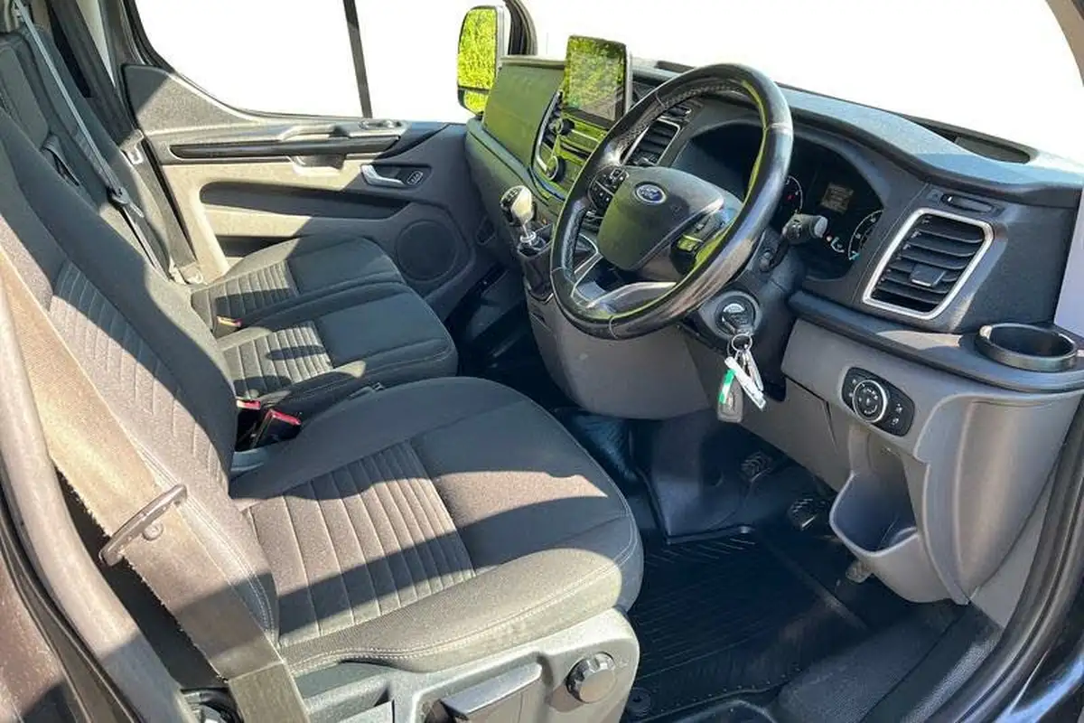 2018-ford-transit-custom-20tdci-300-l1h1-limited-130pseu6-panel-van-big-12