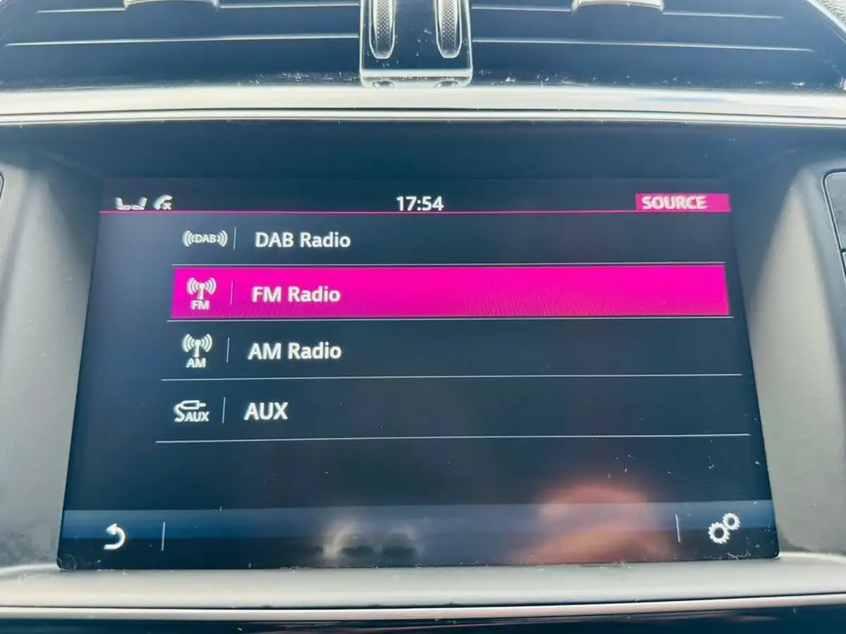 2016-jaguar-xe-20d-prestige-180ps-auto-big-27