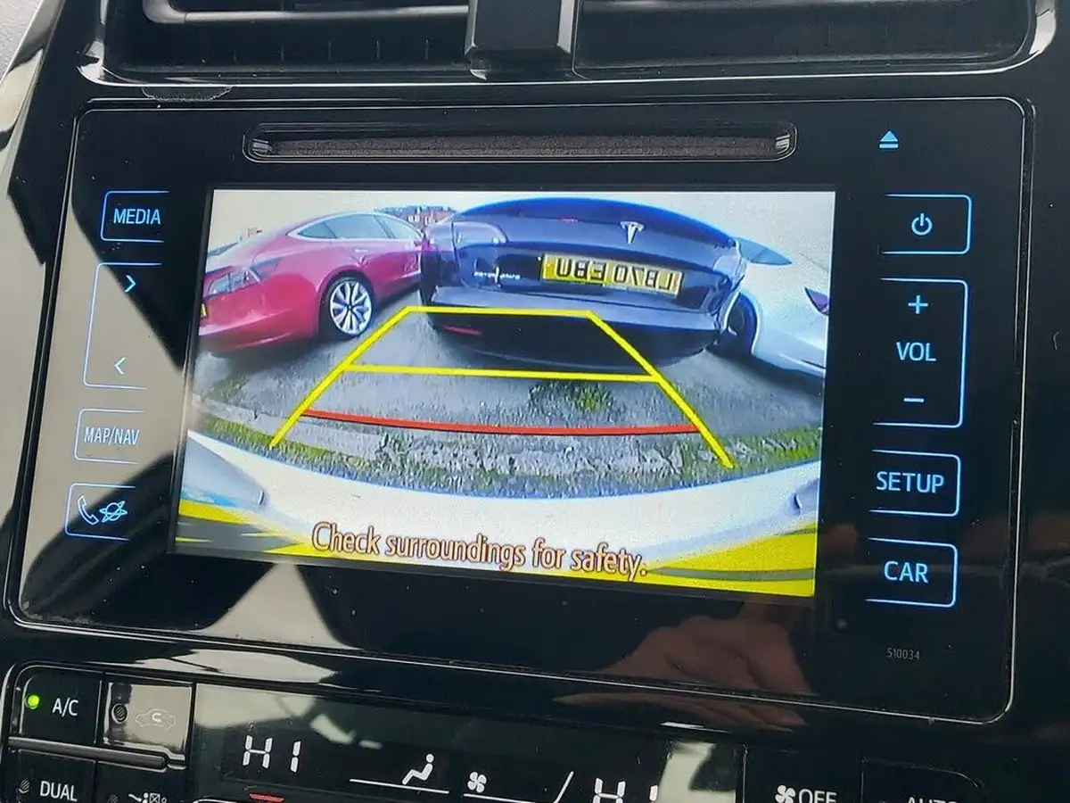 2017-toyota-prius-18-vvt-i-active-big-36