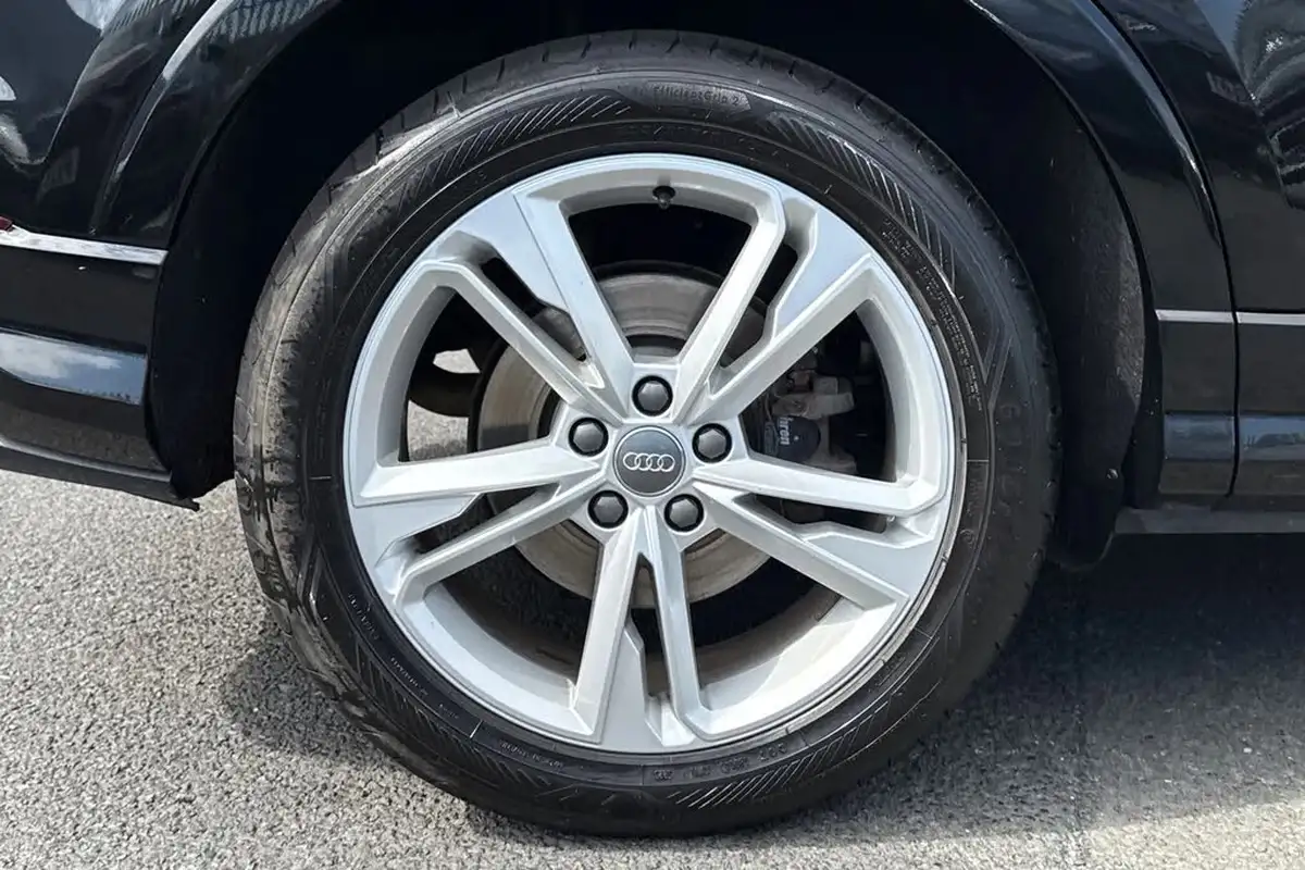 2019-audi-q3-20-40-tfsi-s-line-big-12