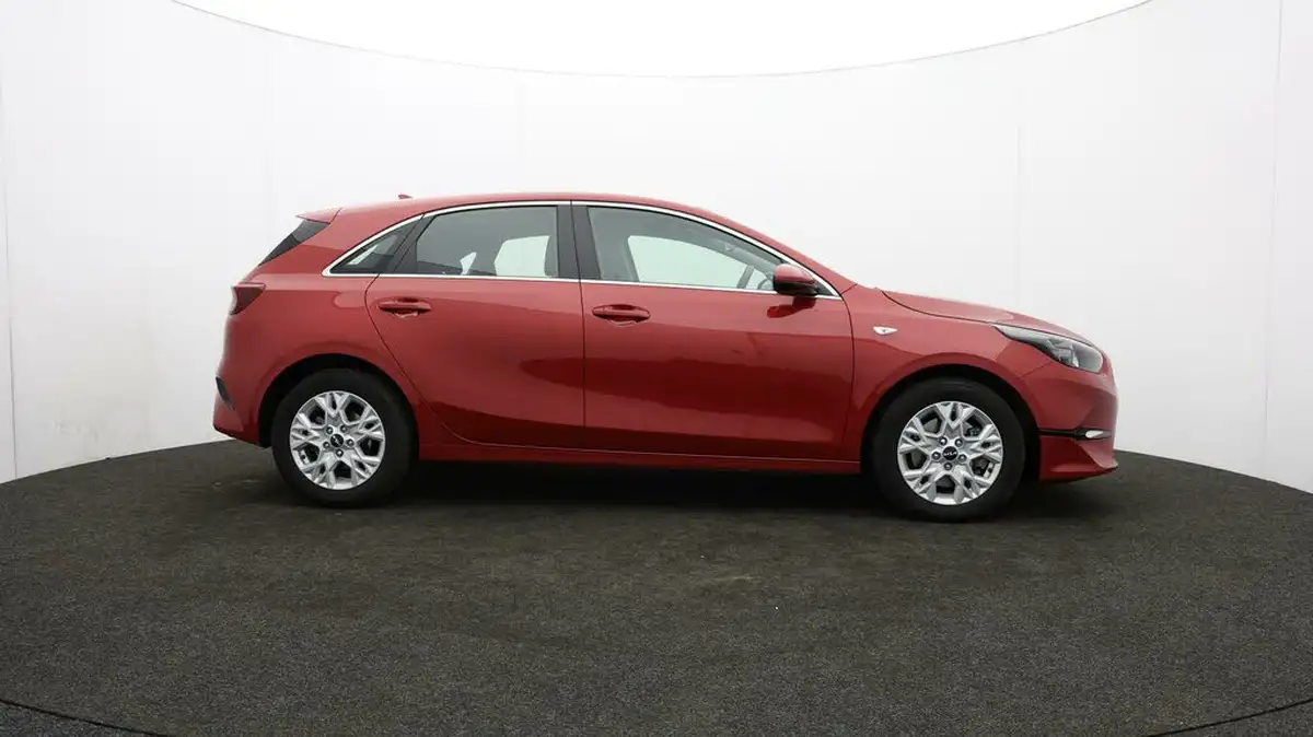 2024-kia-ceed-15-t-gdi-2-138bhp-hatchback-big-33