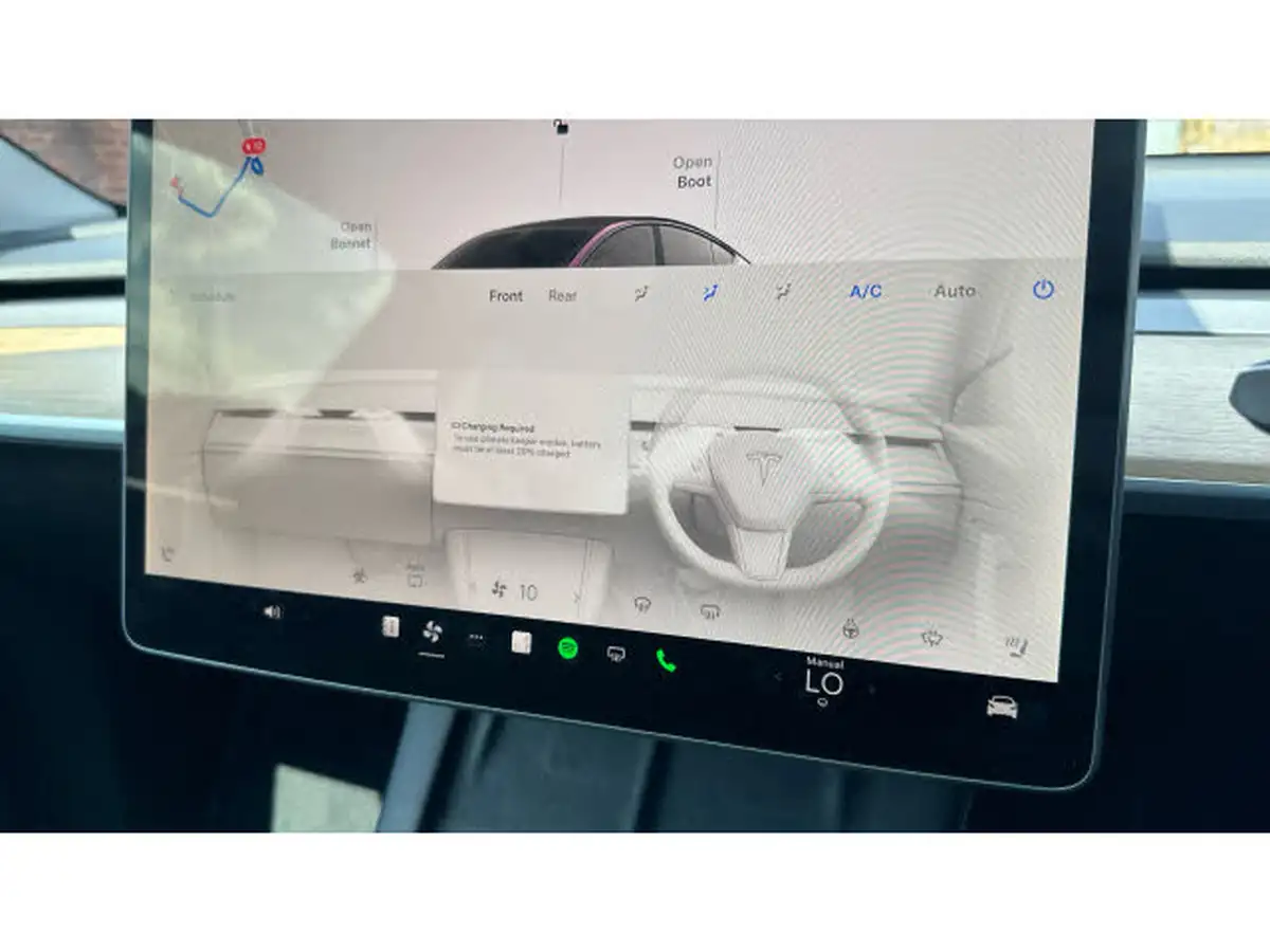 2022-tesla-model-y-e-long-range-big-32