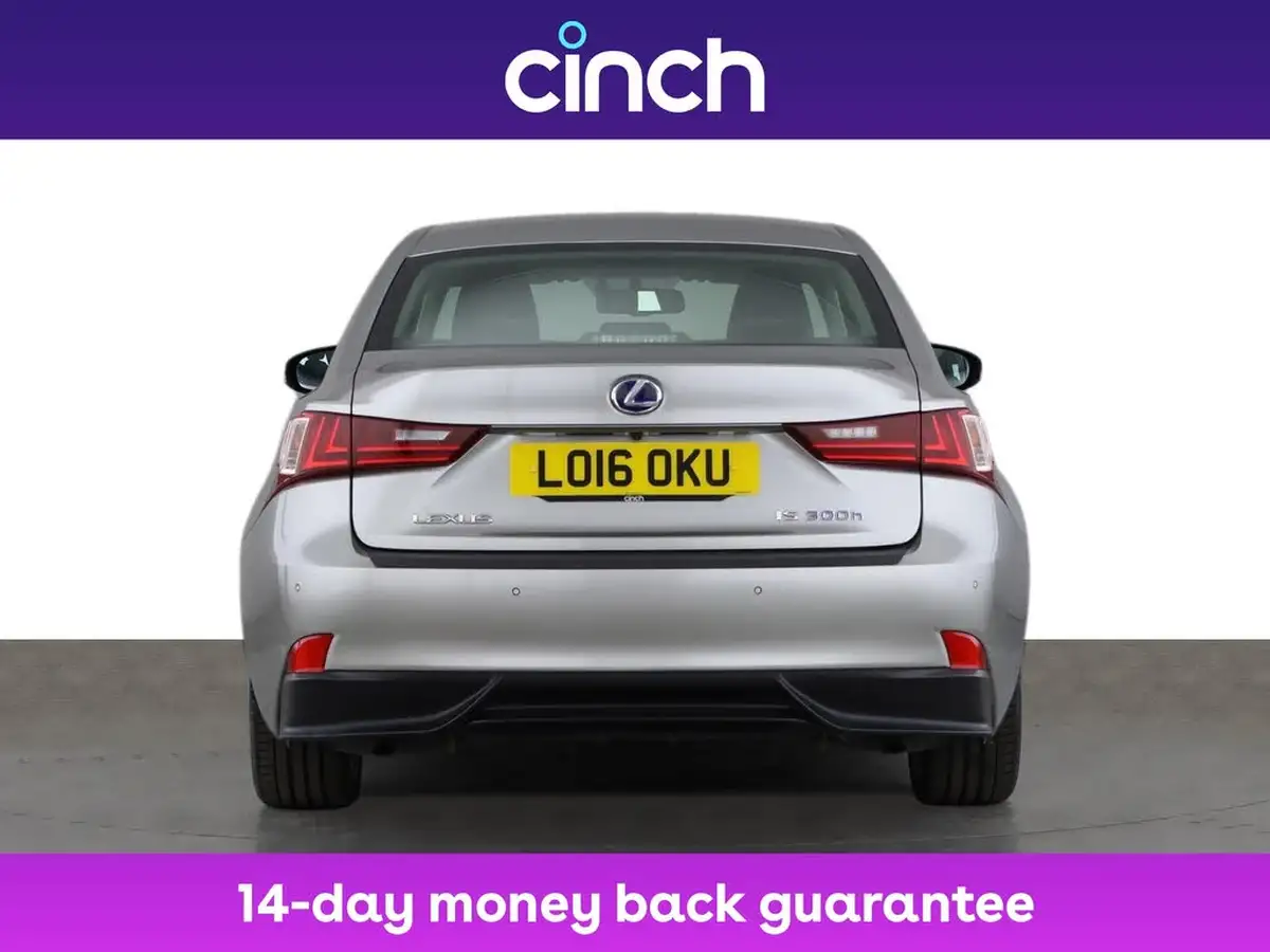 2016-lexus-is-300h-25-advance-big-7