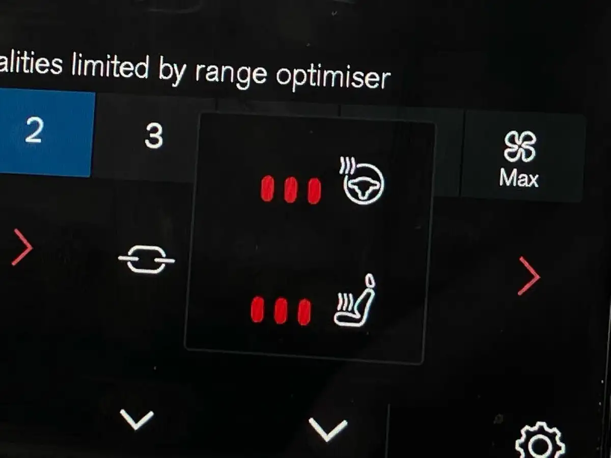 2023-volvo-c40-e-twin-recharge-plus-big-31