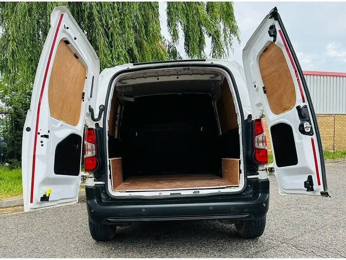 2020-peugeot-partner-15-bluehdi-1000-professional-100ps-eu6dt-panel-big-12